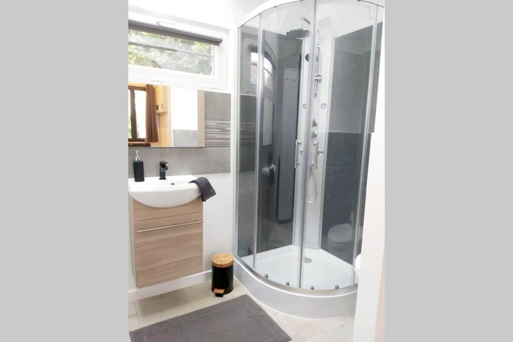 Superbe Studio 15 M²,Proche Disney, Asterix, Cdg Apartment Gressy Luaran gambar